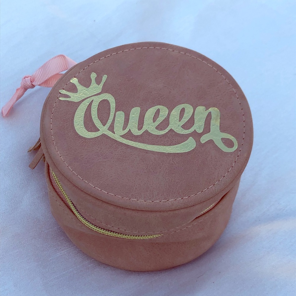 Jewelry case